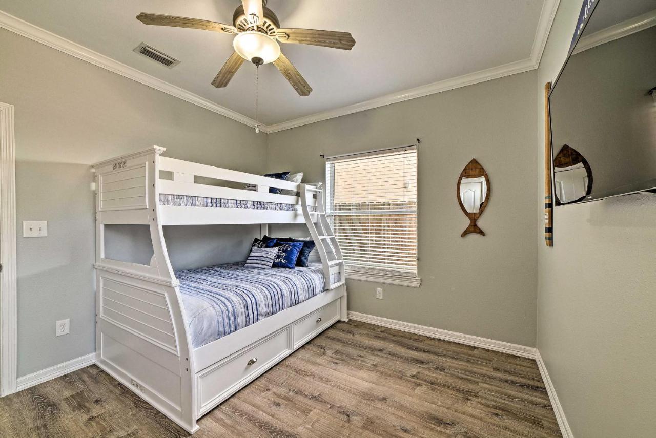 Modern Island Condo With Pool Steps To The Beach! South Padre Island Eksteriør bilde
