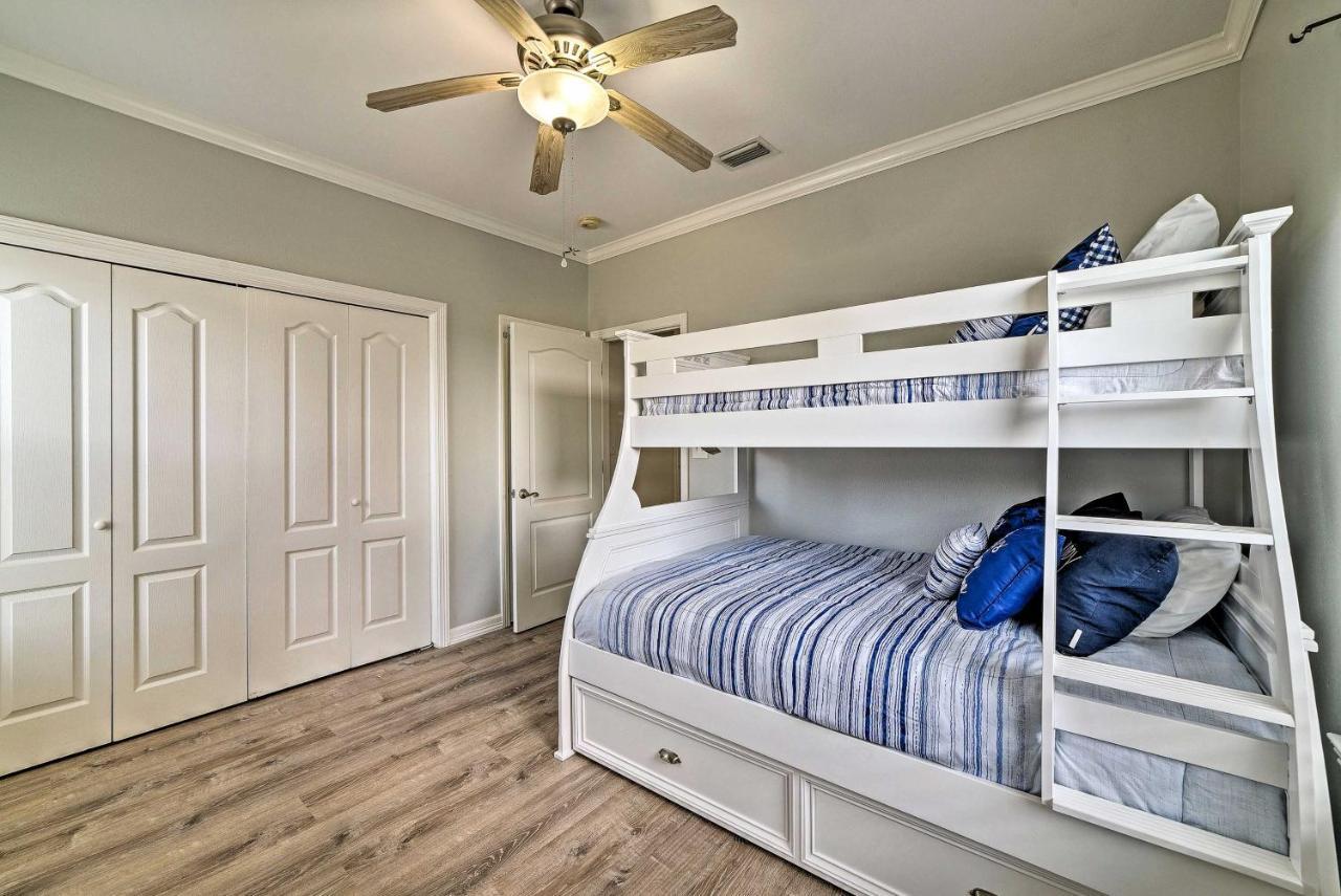 Modern Island Condo With Pool Steps To The Beach! South Padre Island Eksteriør bilde