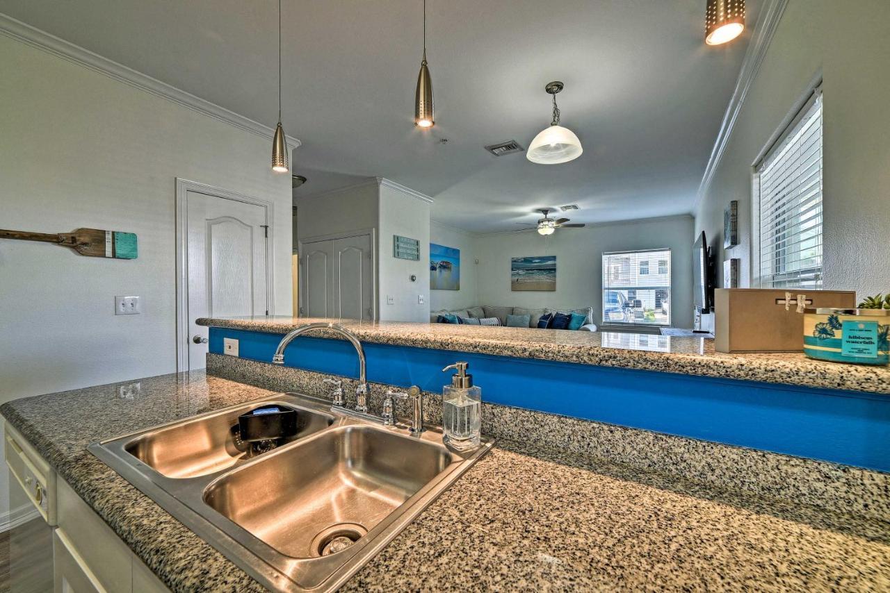 Modern Island Condo With Pool Steps To The Beach! South Padre Island Eksteriør bilde